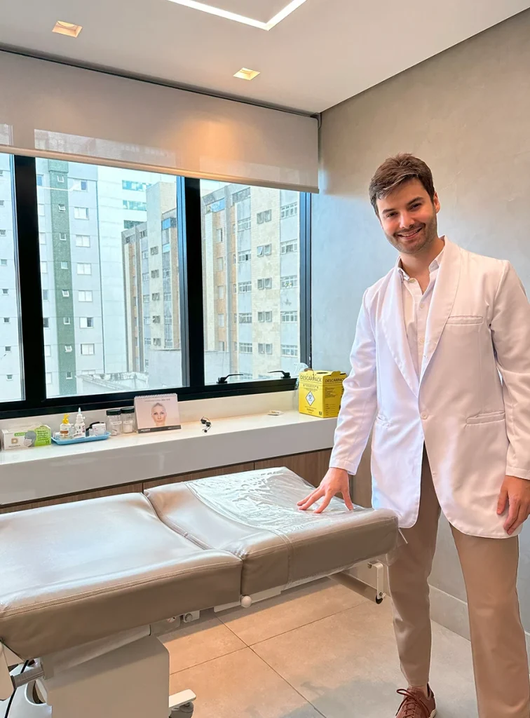 Foto Dr Giovanni Indelicato no consultório